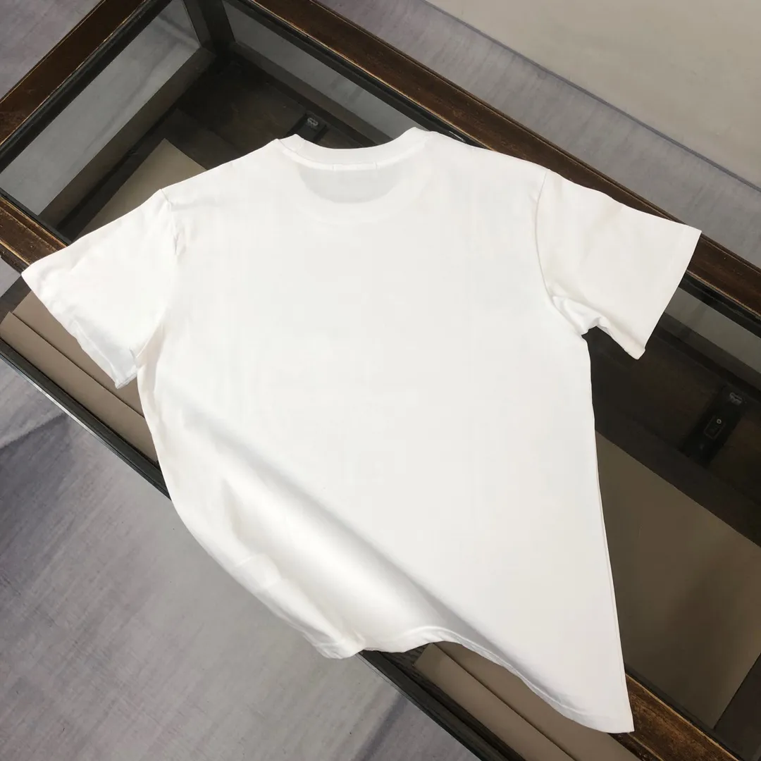 P180 Stone Island 2025 latest T-shirt, couple style ~ original order, fashionable and casual short T-shirt, specially made of customized cotton fabric ~ 100% cotton T-shirt ~ pre-washed to prevent deformation and shrinkage problem, more comfortable and breathable on the body ~ all available from stock ~ unique design style, trendy must-have item, complete with three standards 👍 Color: black/white/coffee/dark gray Size: S M L XL (larger version Please state your height and weight when placing an order)